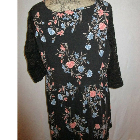 Ladies Torrid Dressy Top Lace sleeves style Super Soft Size 1 - Picture 6 of 9